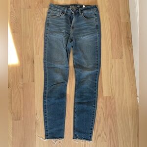 Old Navy Women’s Rockstar Super Skinny Mid-Rise Jeans - Size 6 Tall, LIKE NEW